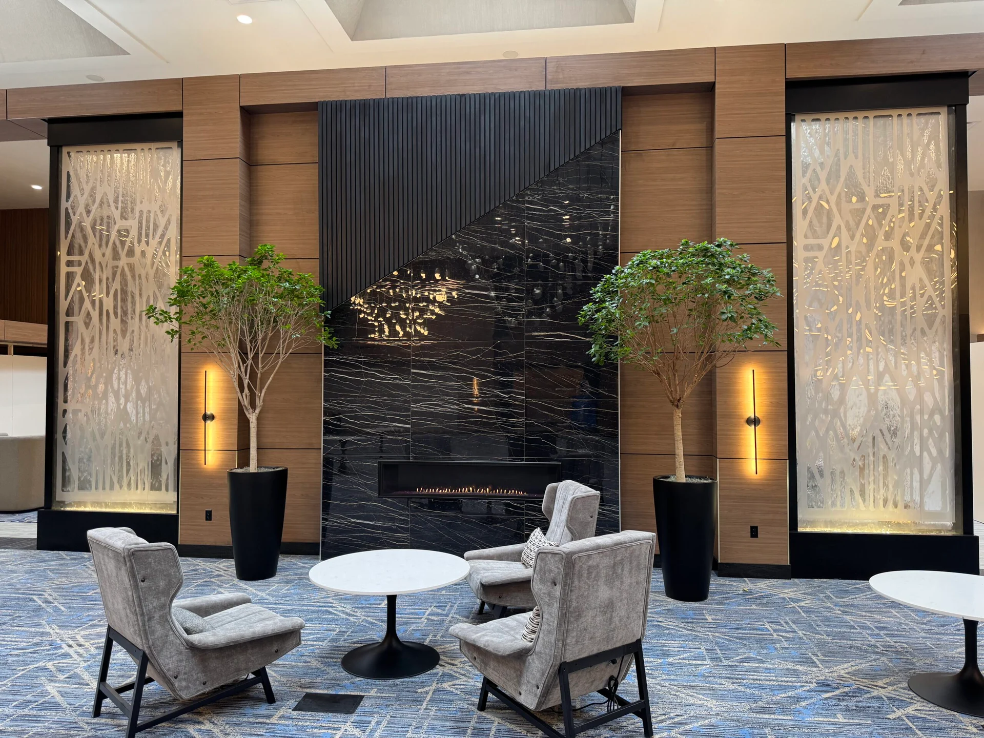 Enclosed sealed water wall with etched pattern logo for chicago marriott northwest in hoffman estates illinois scaled